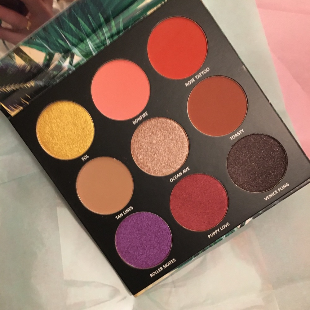 NWT 9 shadows mirror palette